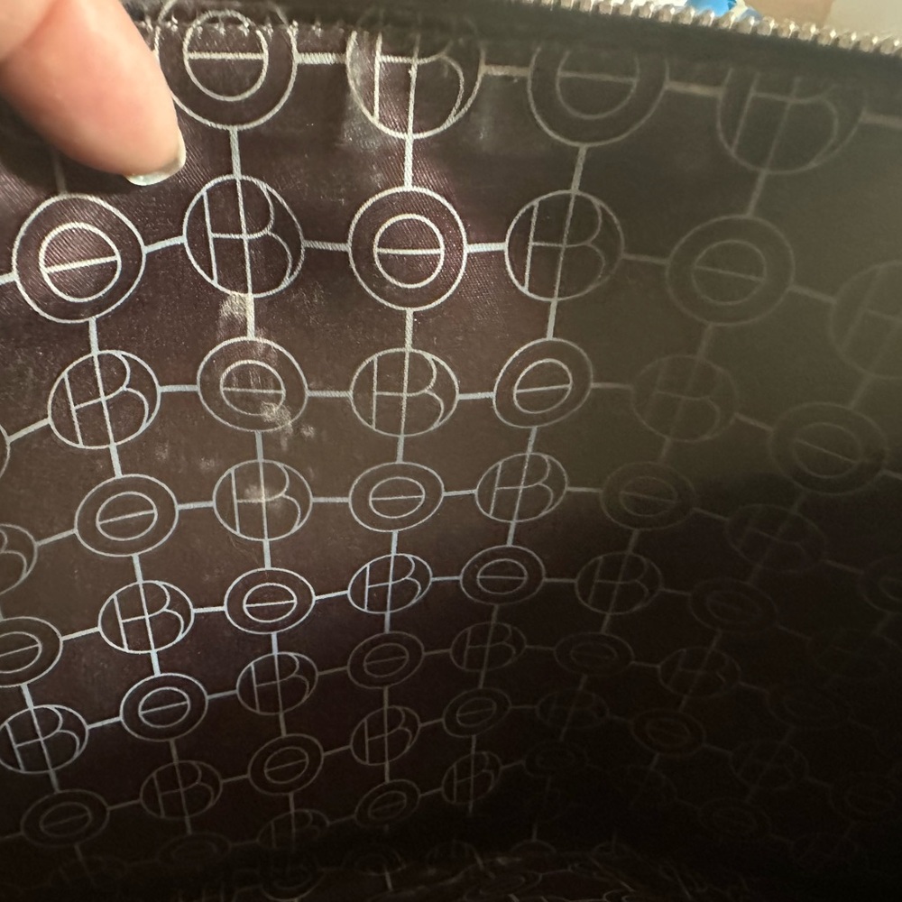Henry Bendel Lavender Purse with long strap and dust cover - Picture 9 of 12